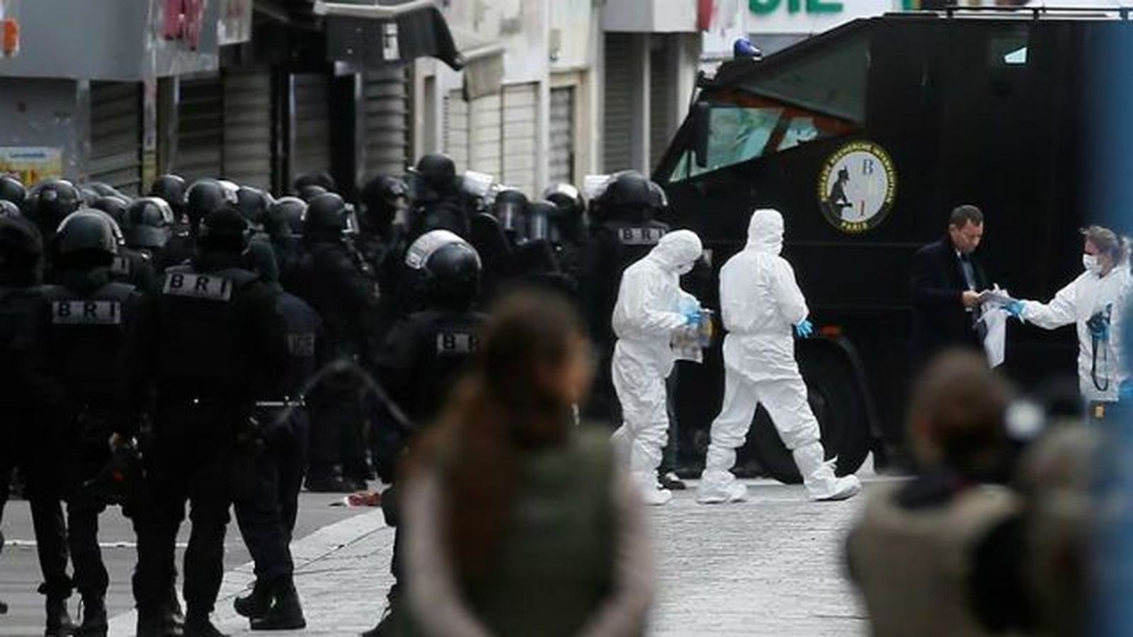La operación en Saint Denis se salda con dos terroristas muertos y 8 detenidos