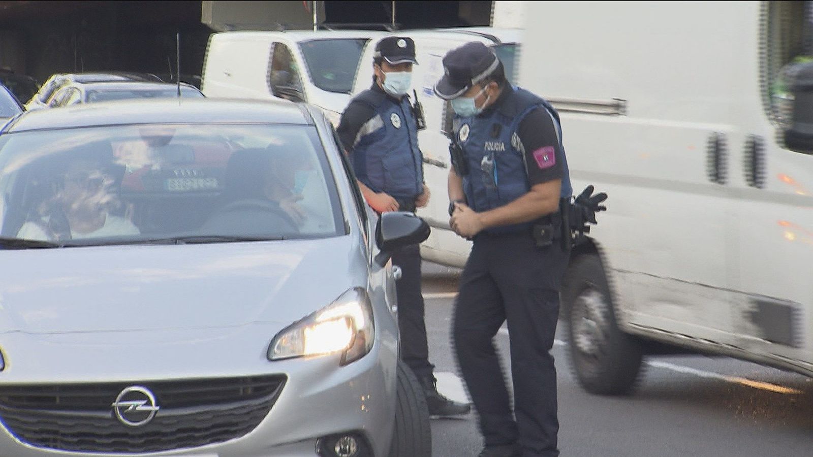 Madrid defiende las restricciones en zonas básicas y la oposición pide un acuerdo para un toque de queda