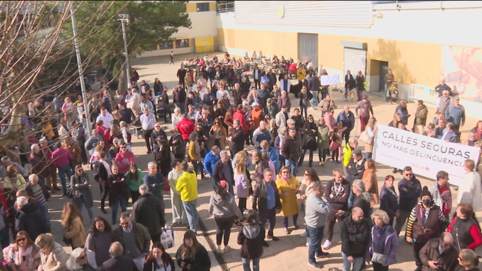 Cientos de personas piden más seguridad en El Escorial tras el secuestro exprés de una vecina