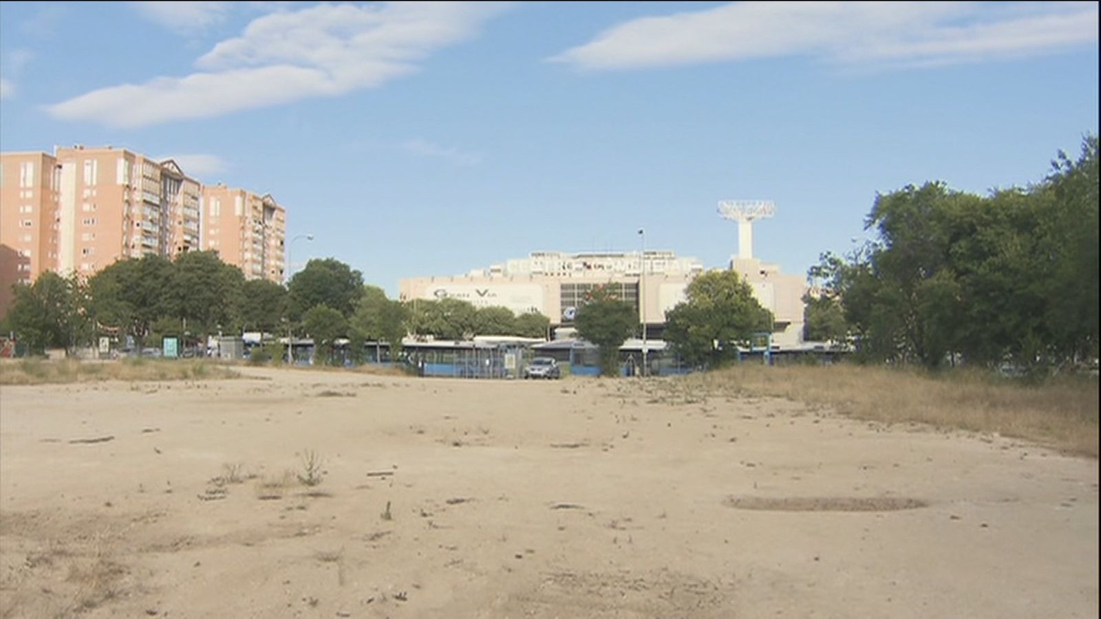 Parcela sobre la que se construiría el proyecto de parking en Mar de Cristal