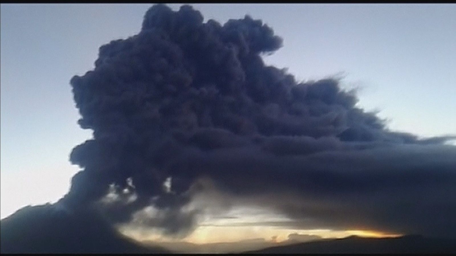 Más de 1.000 personas afectadas en Perú tras la erupción del Volcán Ubinas