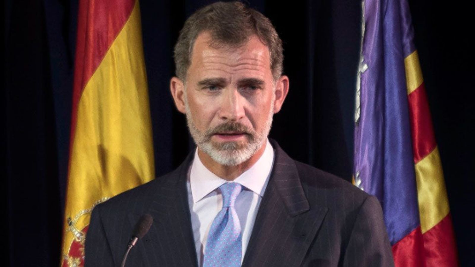 El Rey cree que el diálogo "enriquece las soluciones para resolver problemas"