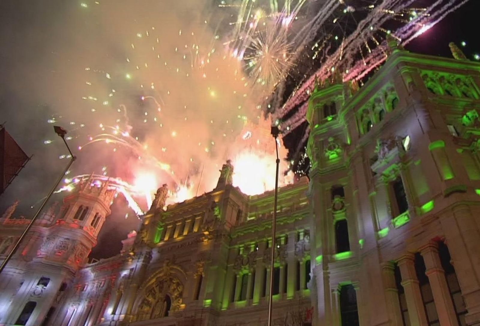 Un espectáculo pirotécnico pone el broche a la Cabalgata de Reyes de Madrid