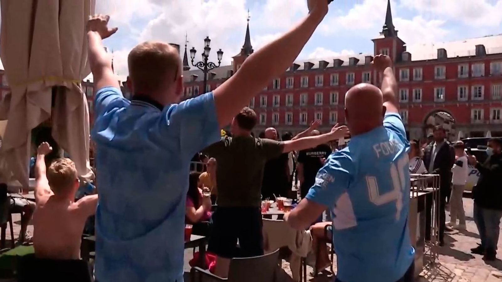 Aficionados del Manchester City en la PLaza Mayor