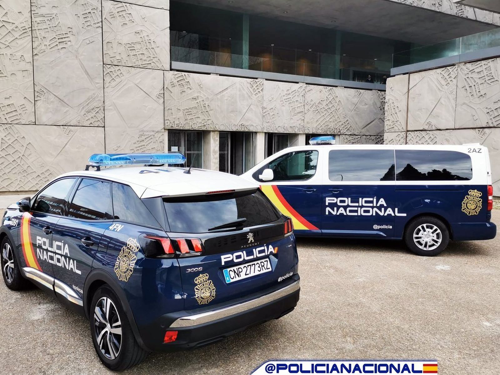 Vehículos de la Policía Nacional