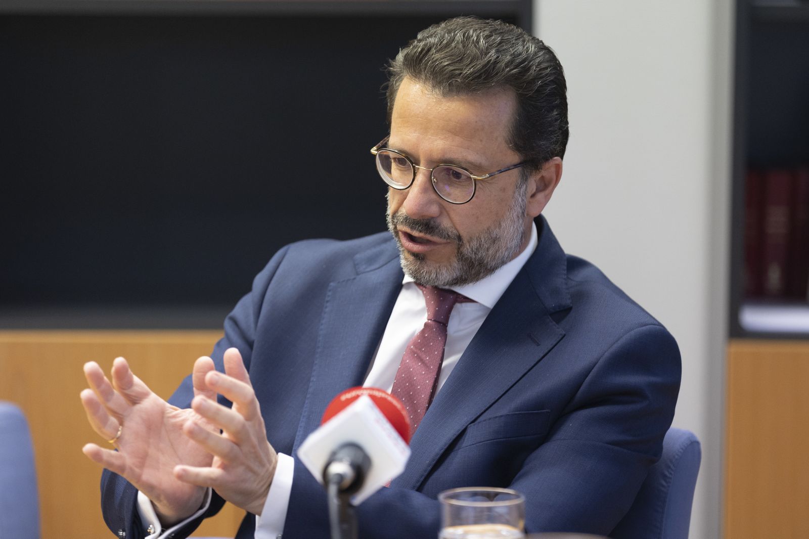 Madrid interpondrá un recurso previo a inconstitucionalidad  para frenar la armonización fiscal
