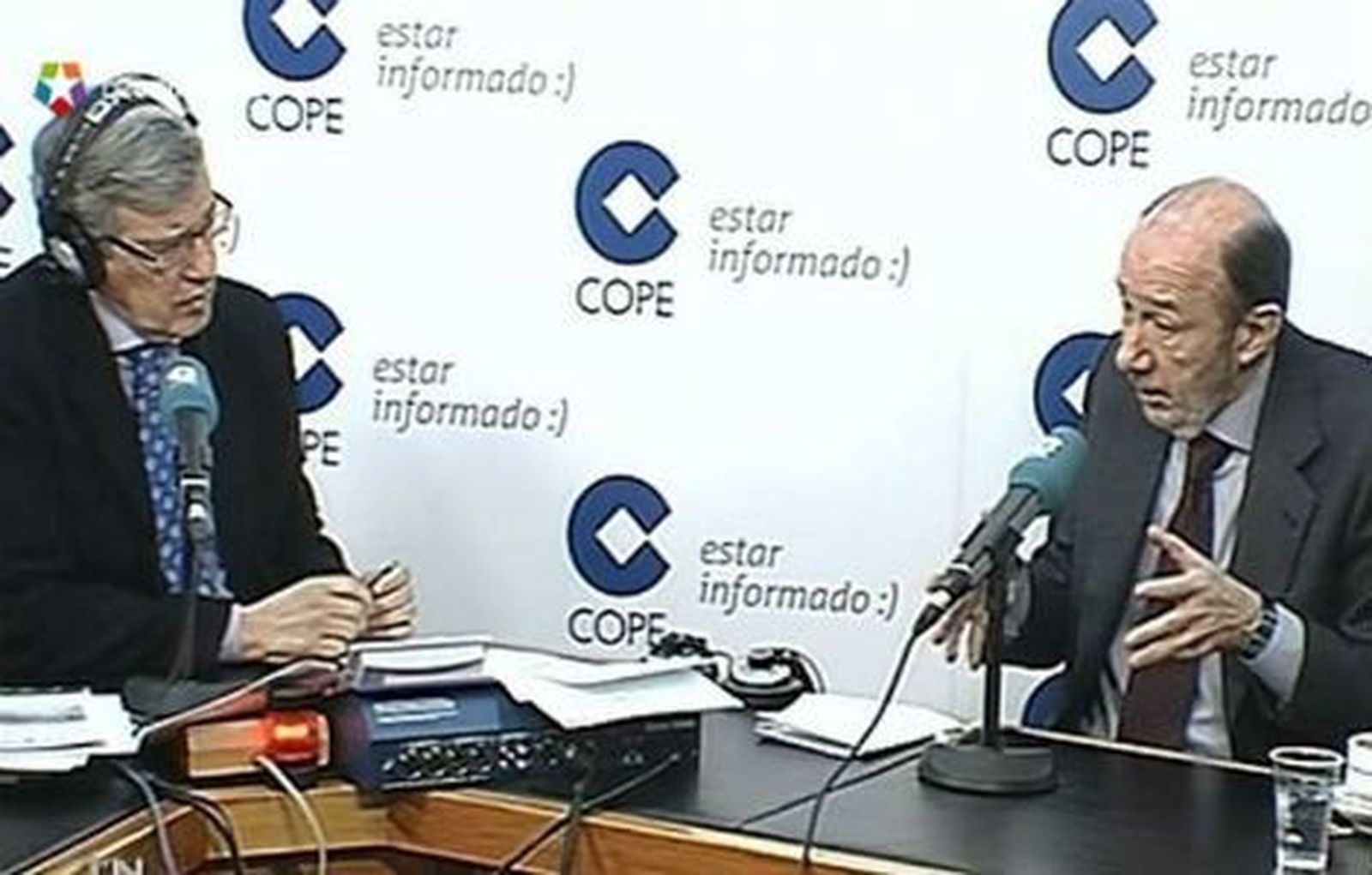 Rubalcaba ve "indecente" disparar a inmigrantes y dice que Fernández Mesa mintió