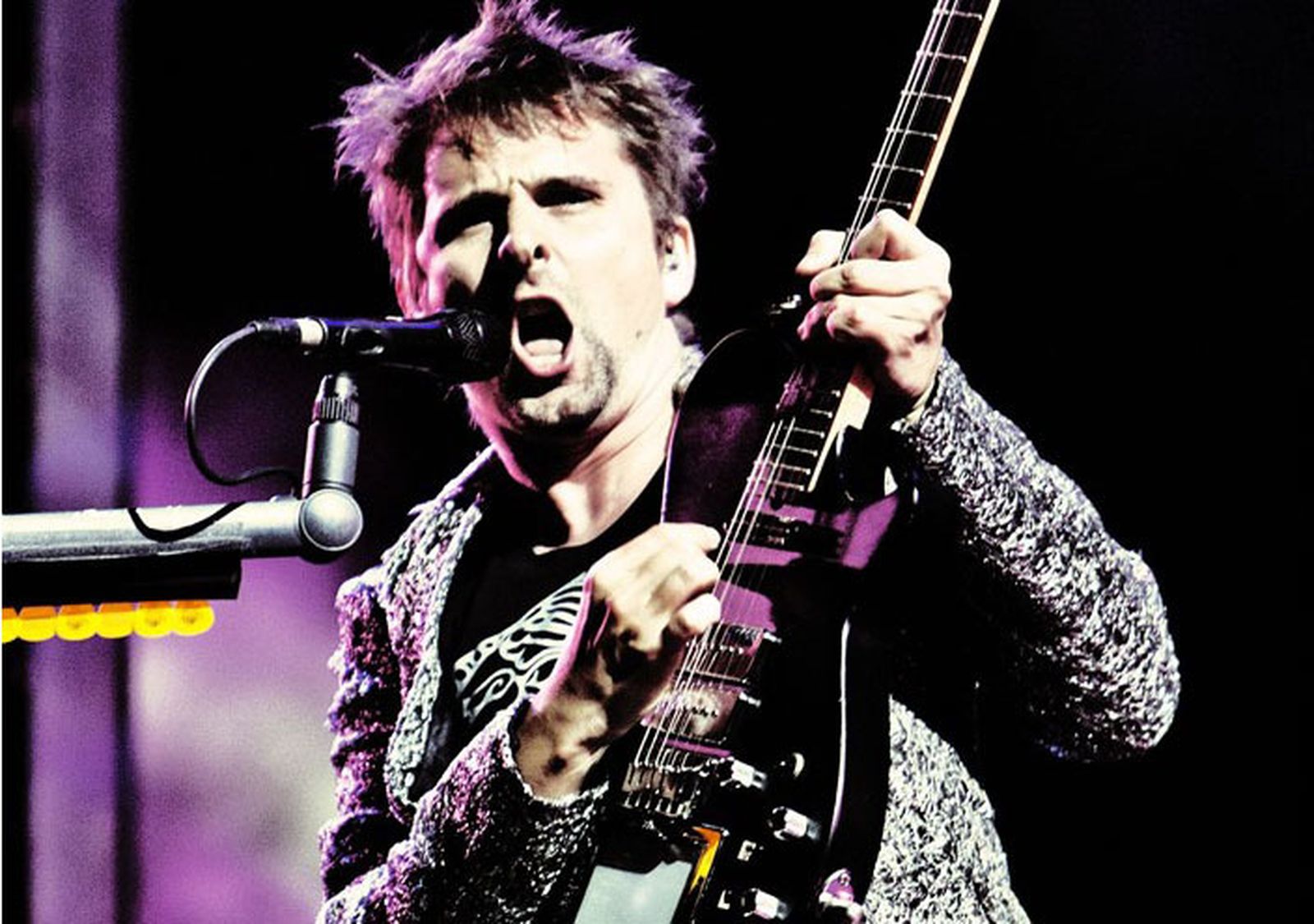 Muse retrasa a octubre el lanzamiento de su disco "The 2nd Law"