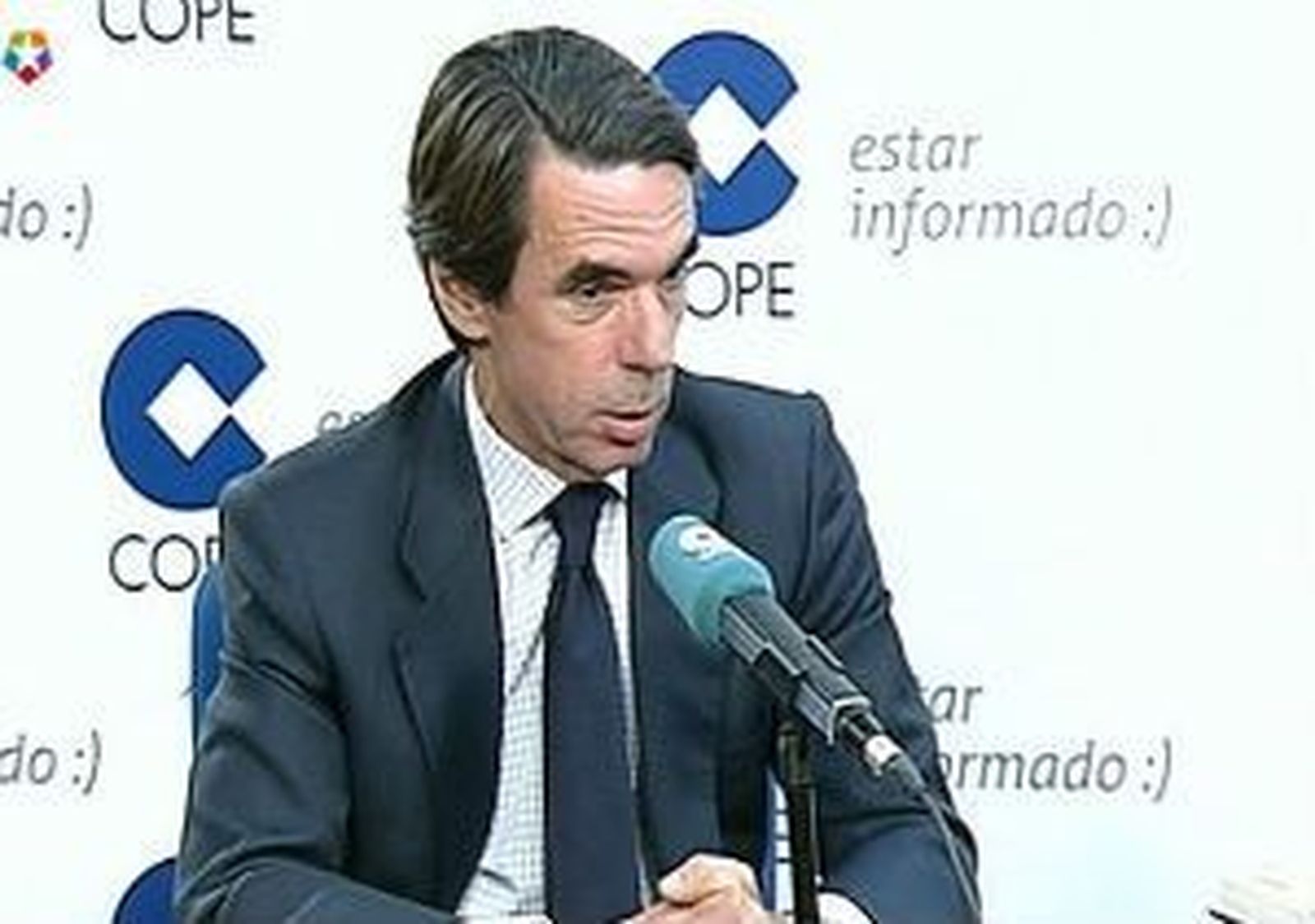Aznar se lo apunta... Nadie del gobierno acudió a la presentación de su libro