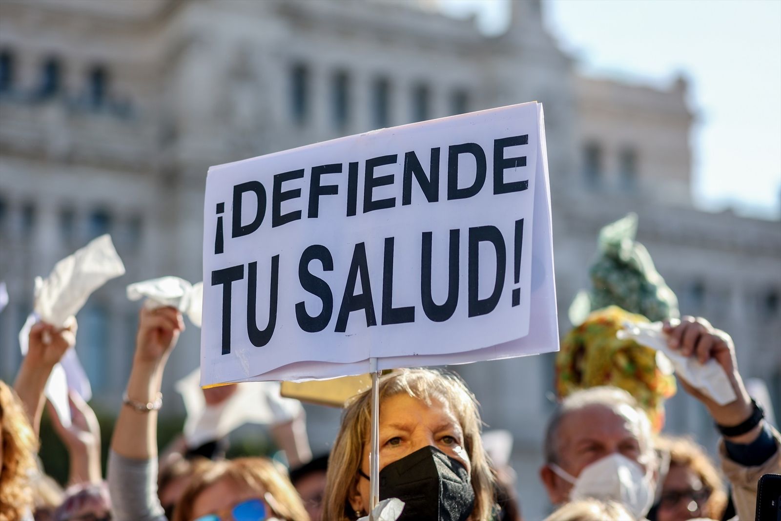 El PP acusa a PSOE y UP de "utilizar" la protesta por la sanidad en Madrid
