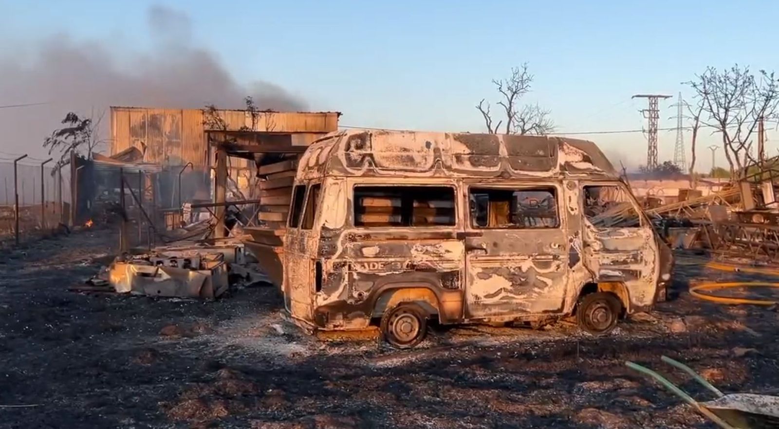 Controlado el incendio de Velilla que ha afectado propiedades de esta localidad