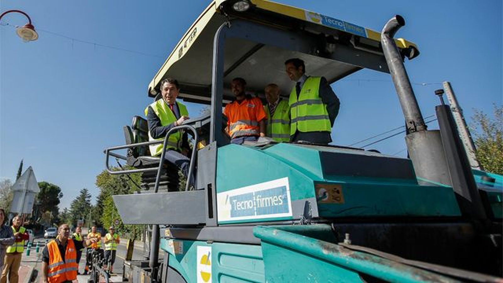 Asfaltados casi 50 kilómetros de vías y se actuará en otros 65 hasta fin de año