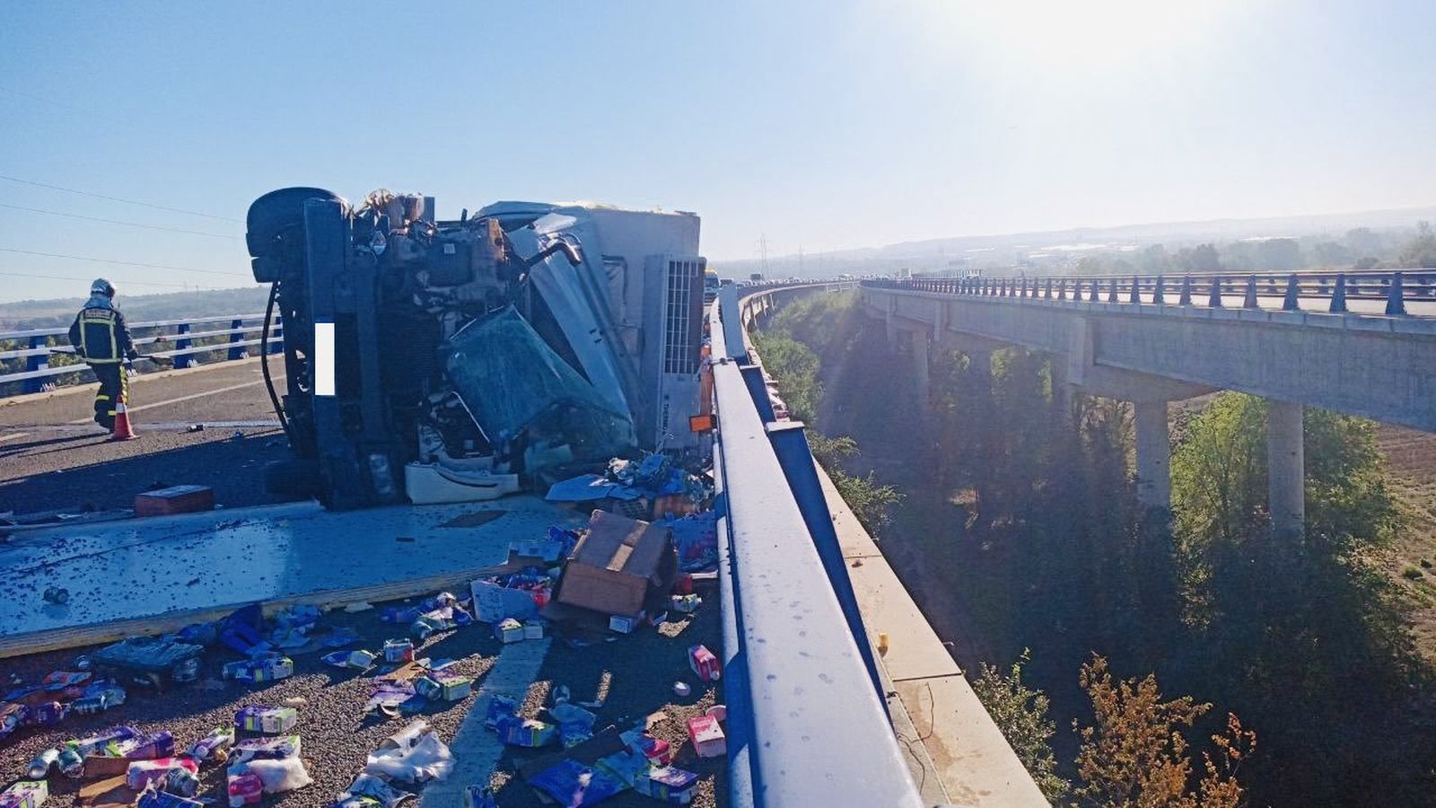 Imagen del camión accidentado en la R-3