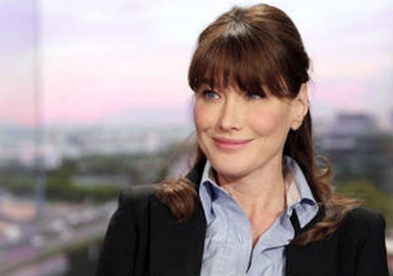 El padre de Sarkozy confirma el embarazo de Carla Bruni