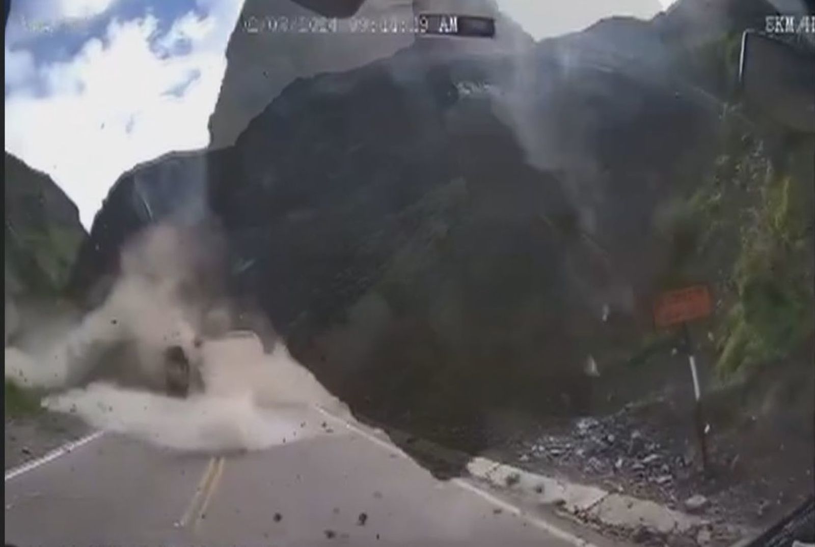Avalancha de rocas en Perú