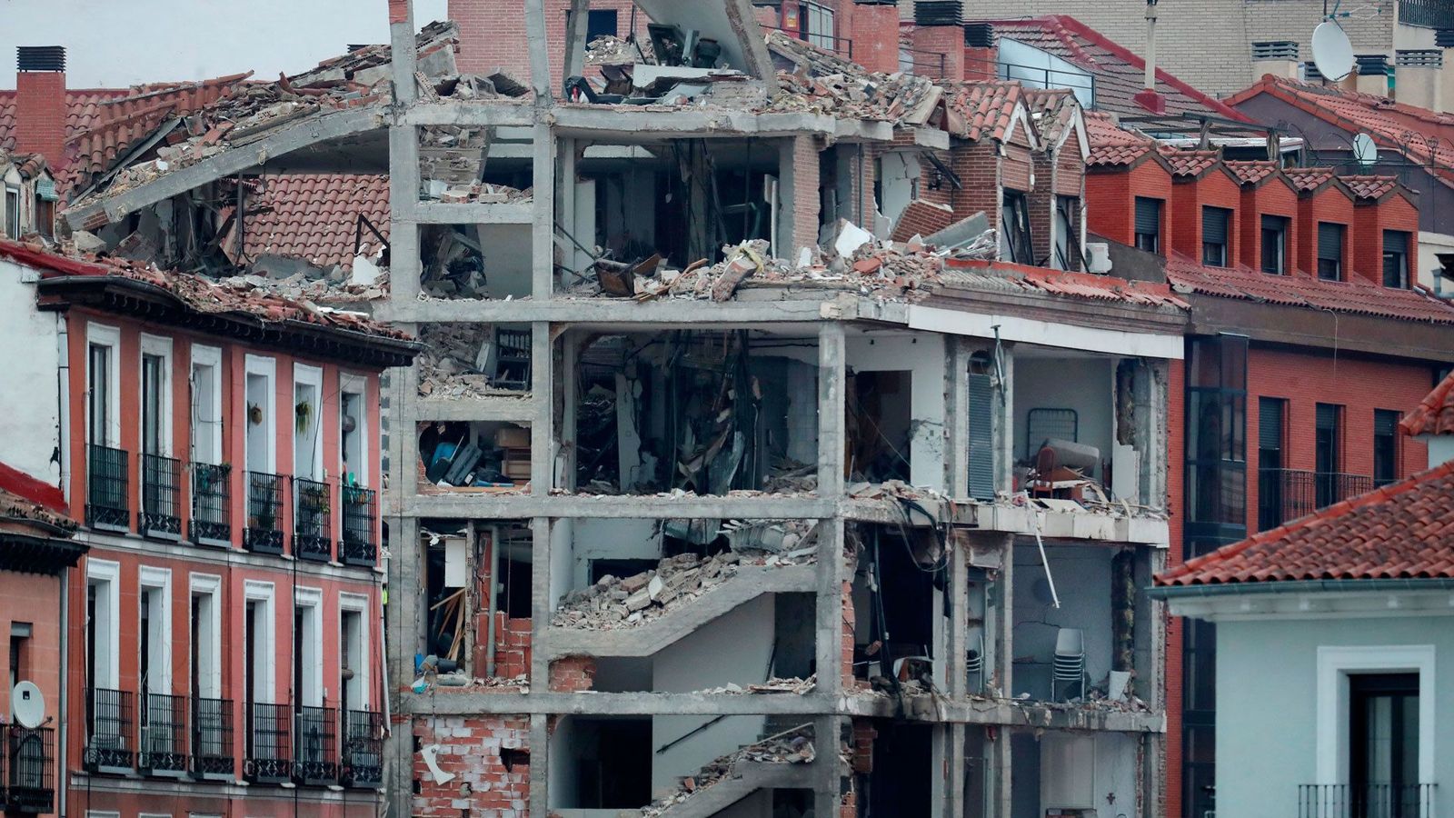 Una explosión de gas en la calle Toledo causa 3 muertos y 11 heridos, uno de ellos muy grave