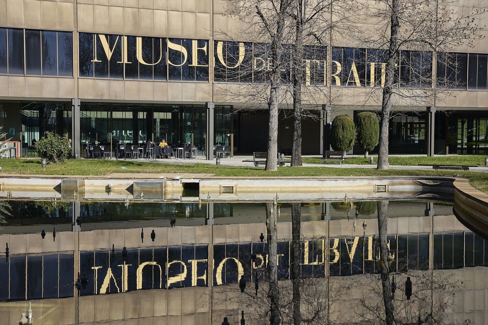 500 caballetes esperan ya en el Museo del Traje para una de las últimas pruebas de la EvAU