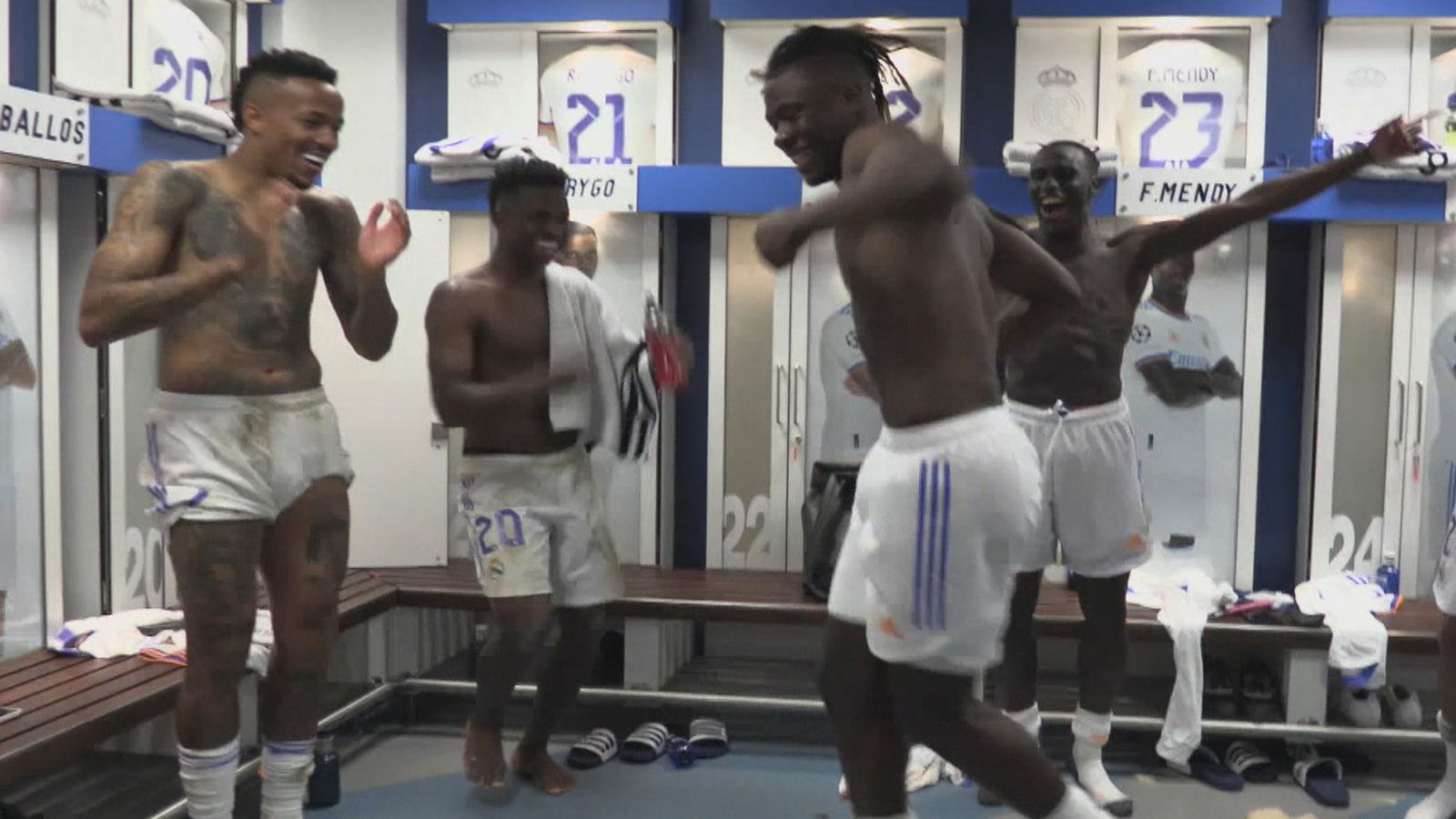 El baile de la victoria en el vestuario del Real Madrid