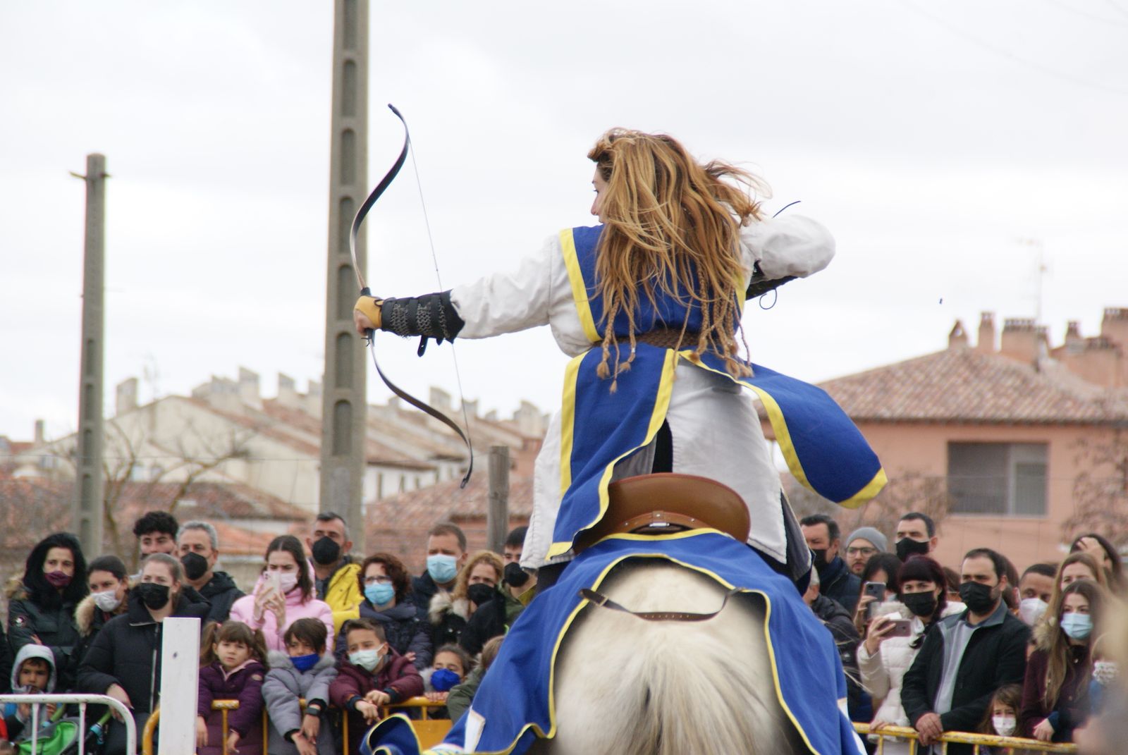 Demostración de tiro con arco a caballo