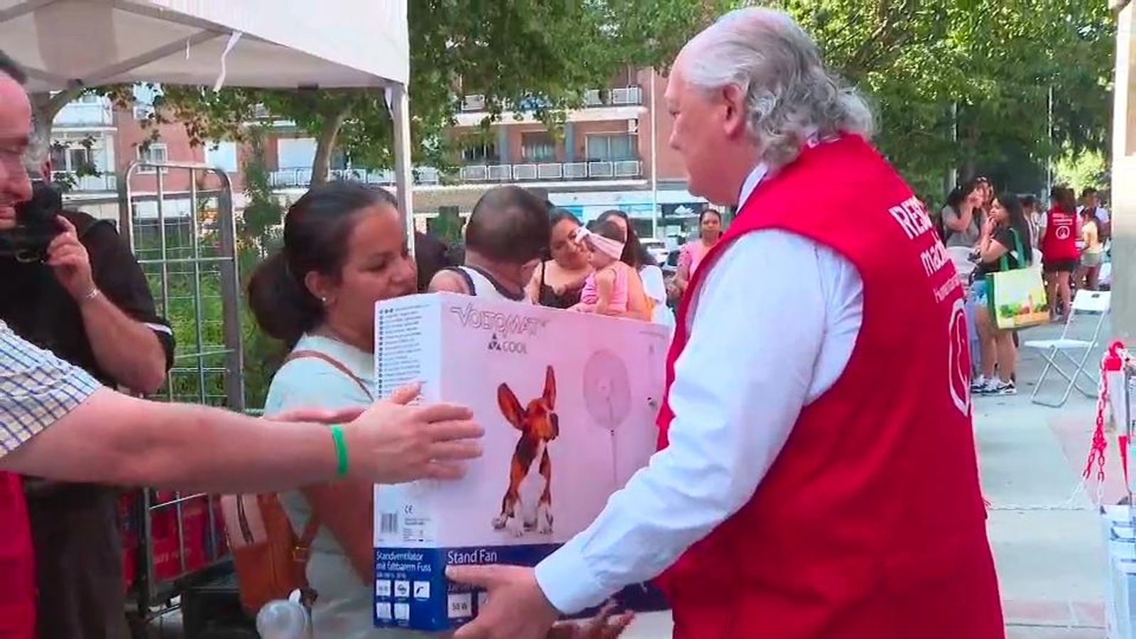 Fundación Madrina reparte más de 600 ventiladores a familias vulnerables en plena ola de calor