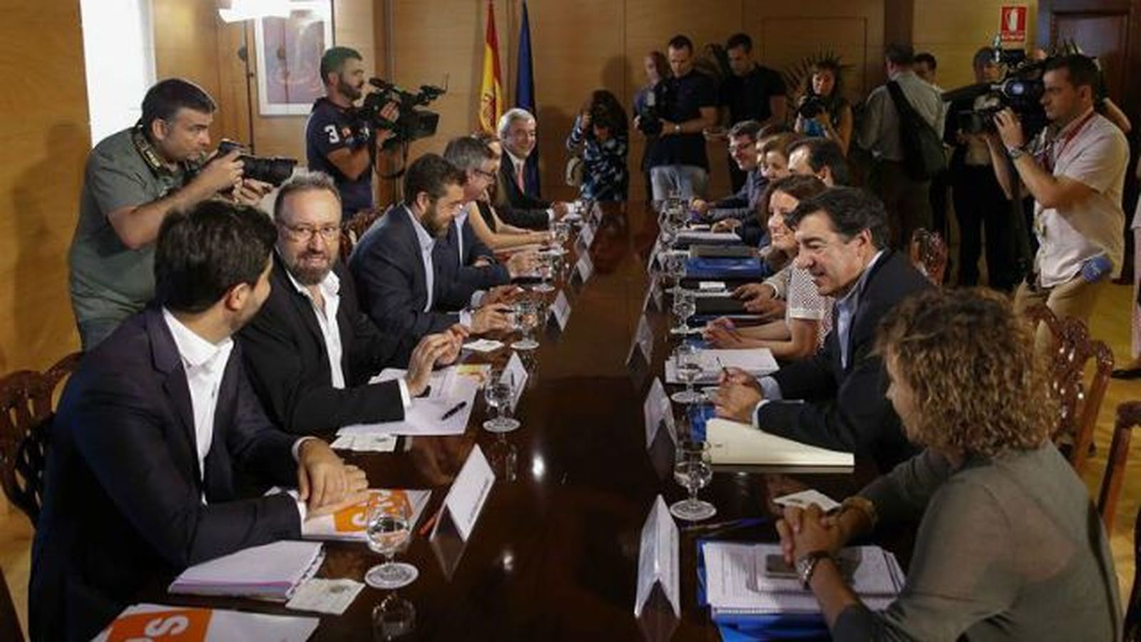 PP y C's negocian sobre economía con "coincidencias importantes"