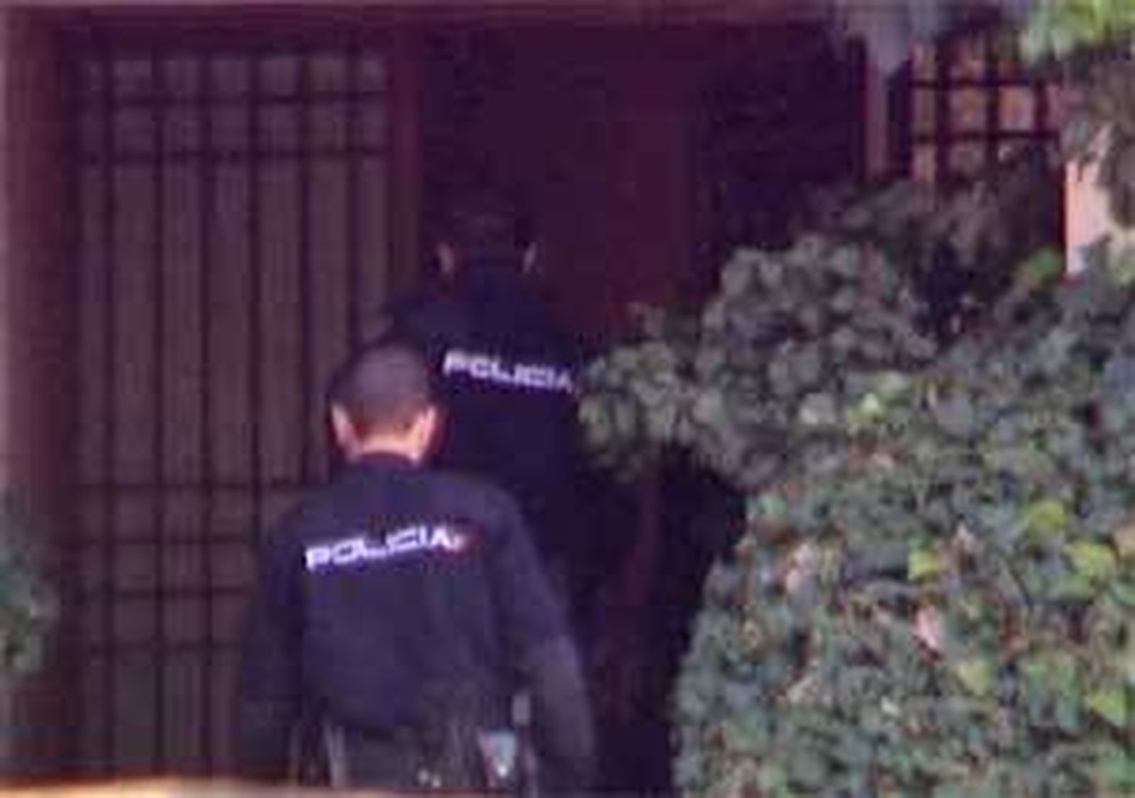 La Policía registra la casa y la oficina de los Ruiz-Mateos