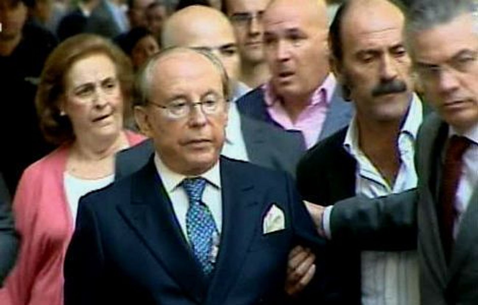 La Policía detiene a Ruiz-Mateos para garantizar que comparezca ante la juez