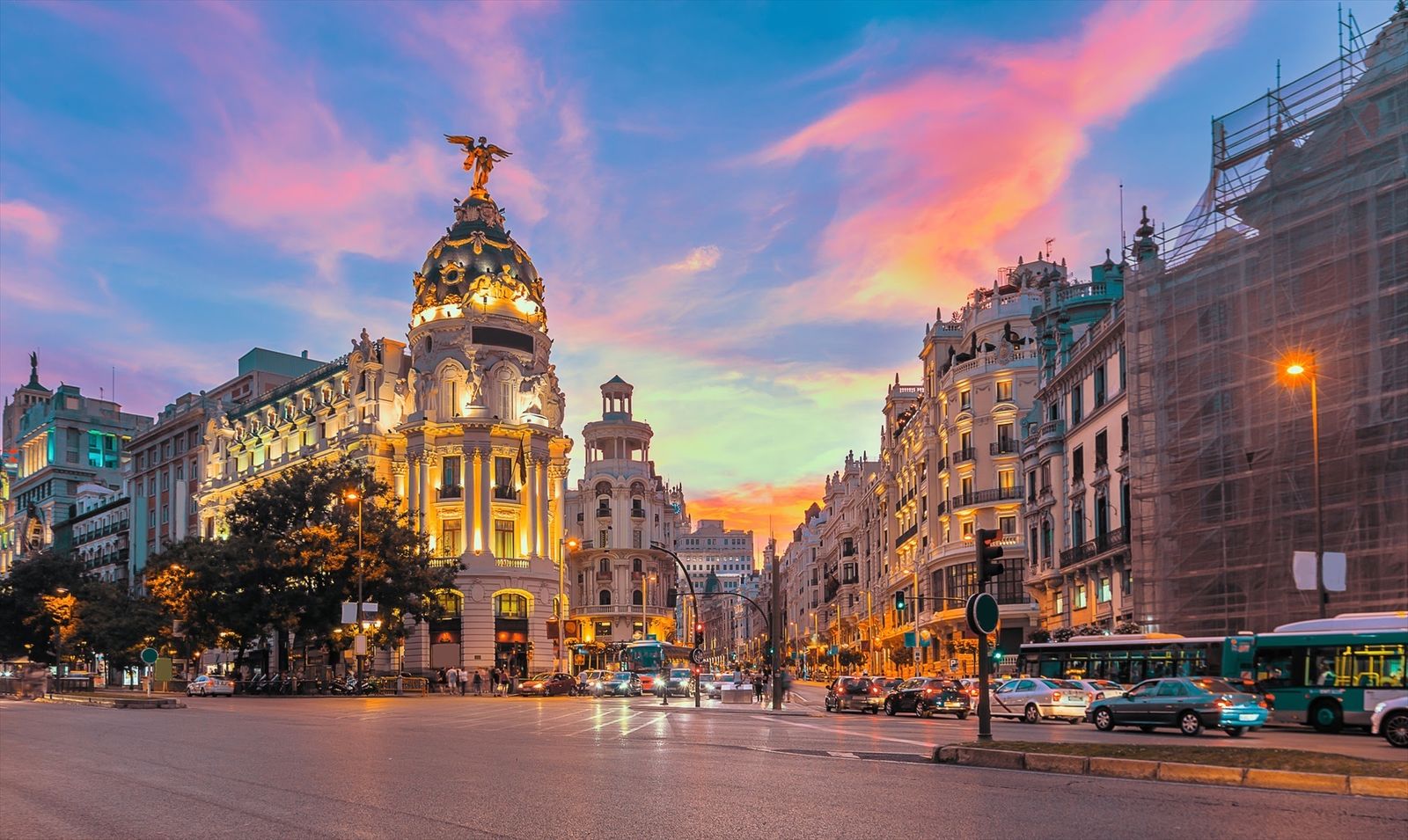 Vista de la Gran Vía de Madrid desde la calle de Alcalá