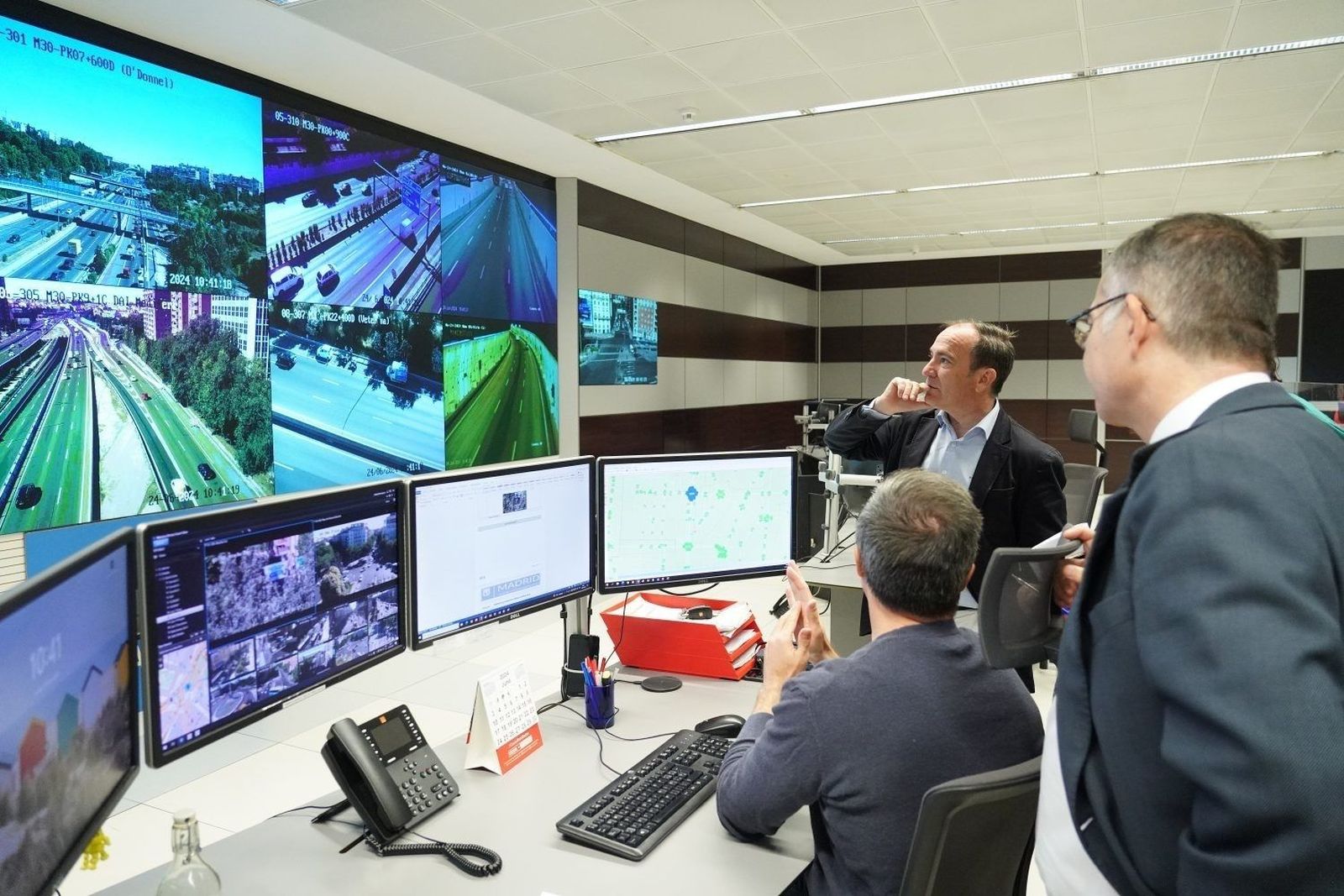 El Centro de Gestión de la Movilidad de Madrid vigila el volumen de tráfico de la ciudad