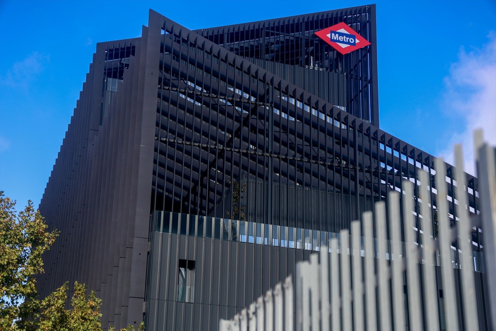 Fachada de la sede de Metro de Madrid en Plaza Castilla