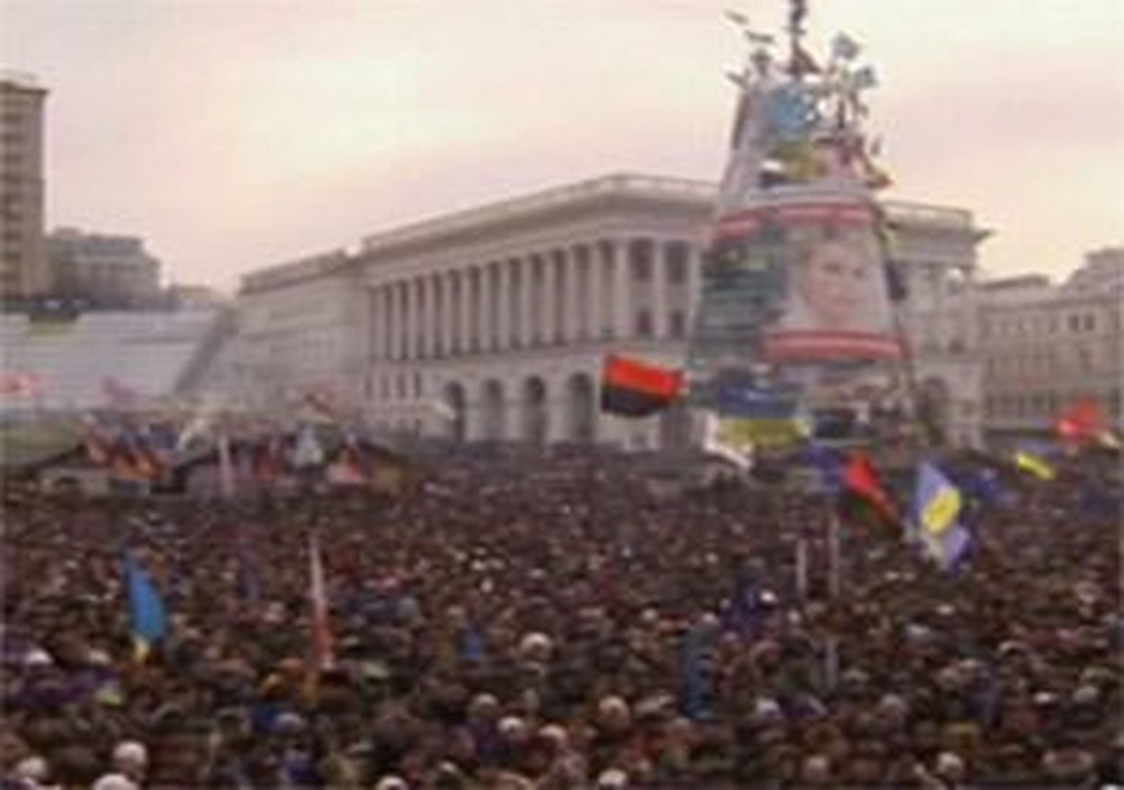 Unos 200 heridos y más de 20 detenidos por enfrentamientos en Kiev