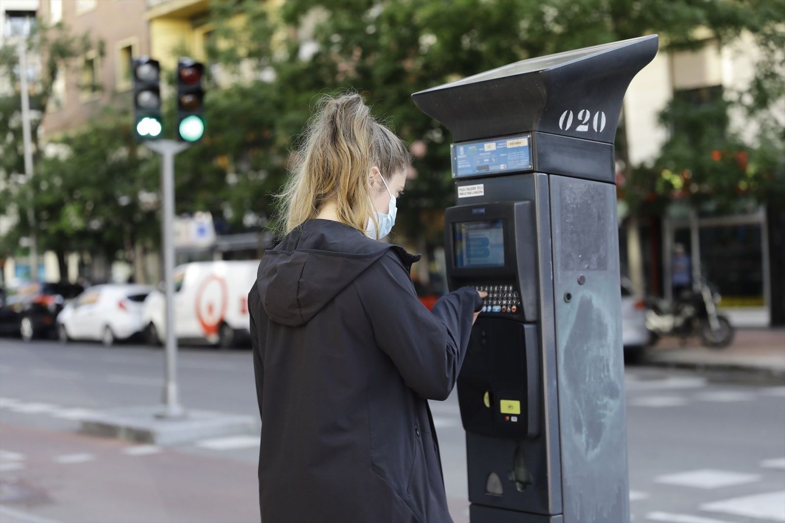 Vecinos de Ciudad Lineal, a favor de ampliar los parquímetros a nuevos barrios