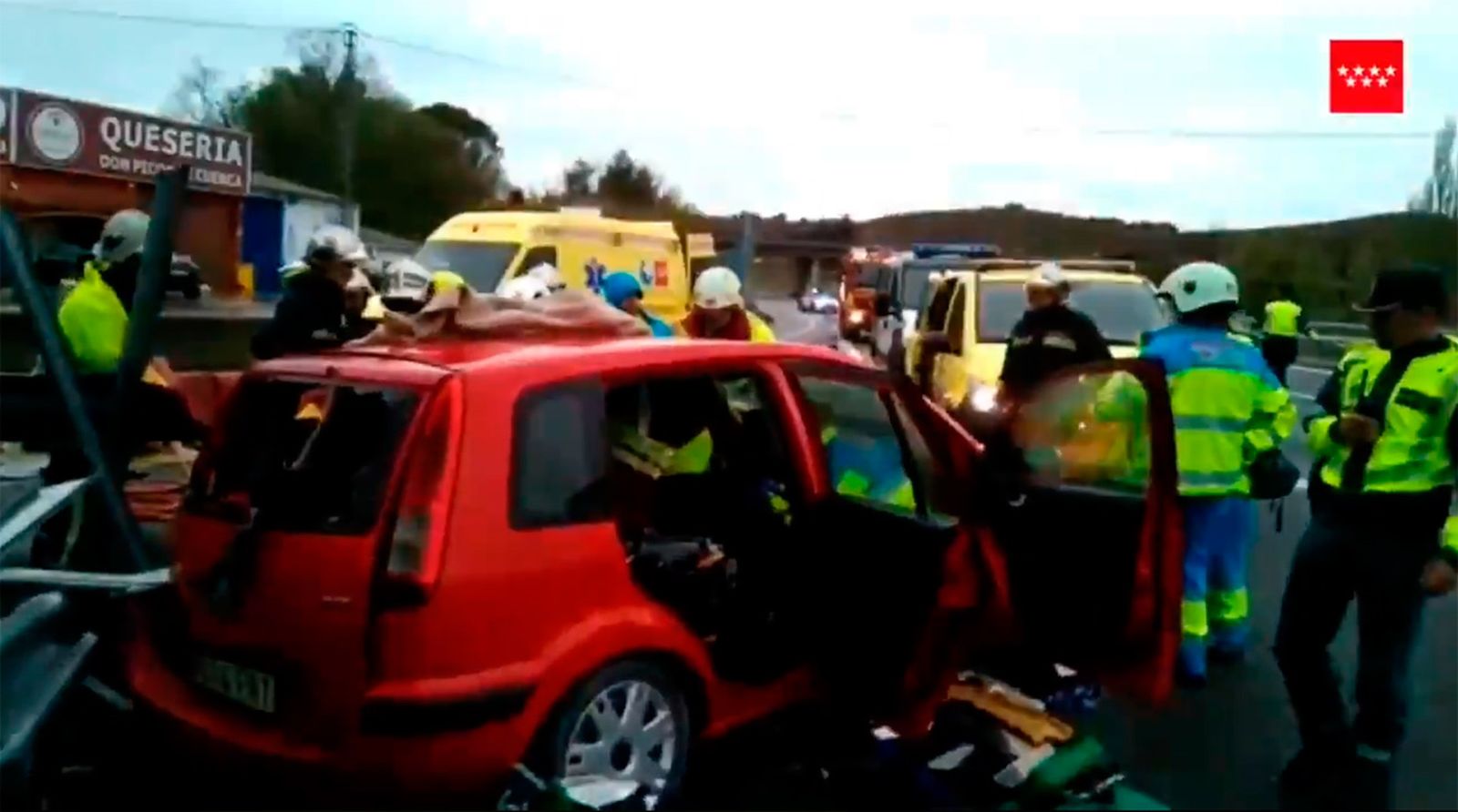 Imagen del coche siniestrado en el kilómetro 63 de la A-3, a la altura de Fuentidueña de Tajo (Emergencias Madrid)