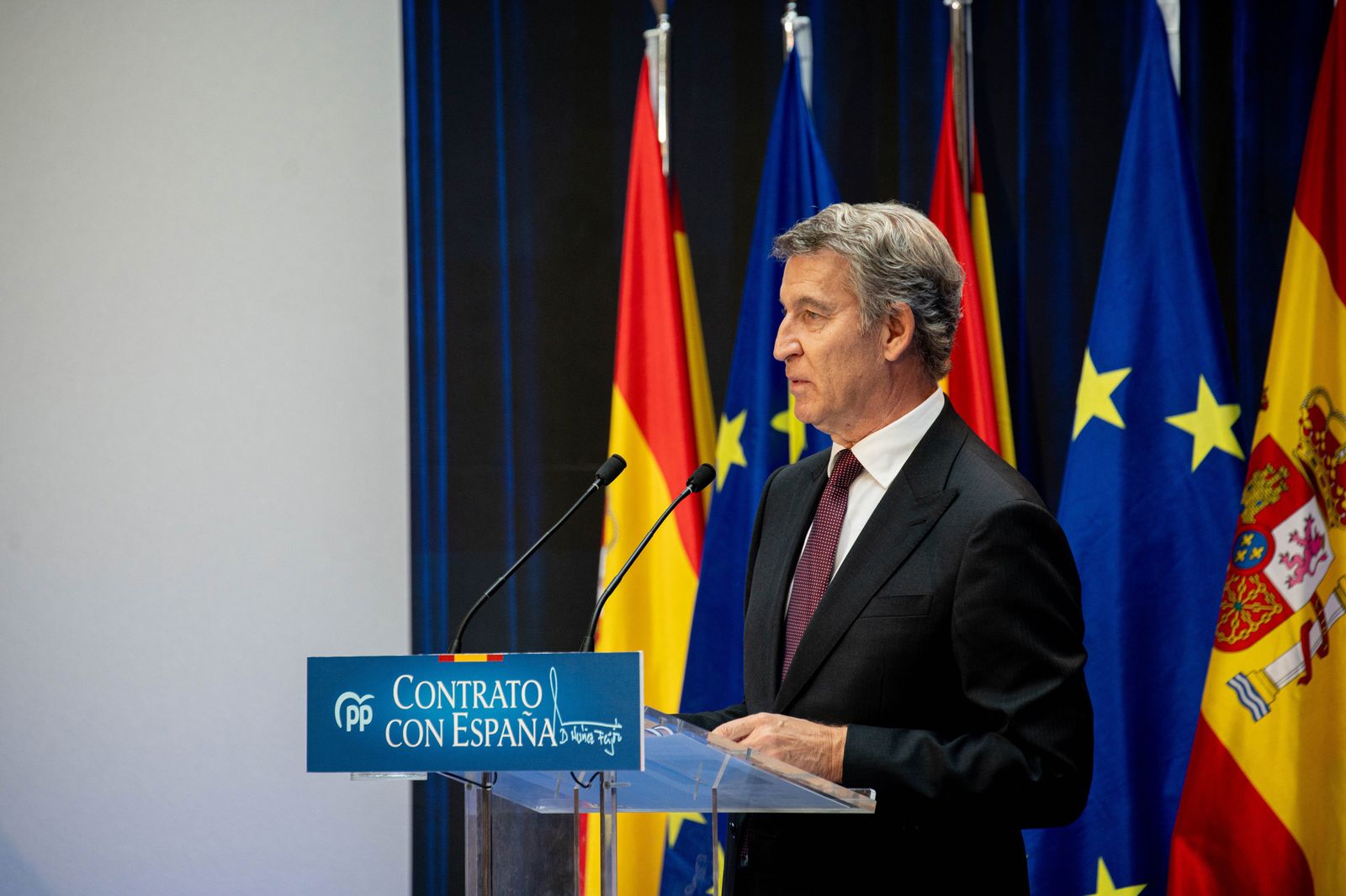 El presidente del PP, Alberto Núñez Feijóo, presenta su “Contrato con España”, en Espacio Larra, a 19 de octubre de 2026, en Madrid (España).