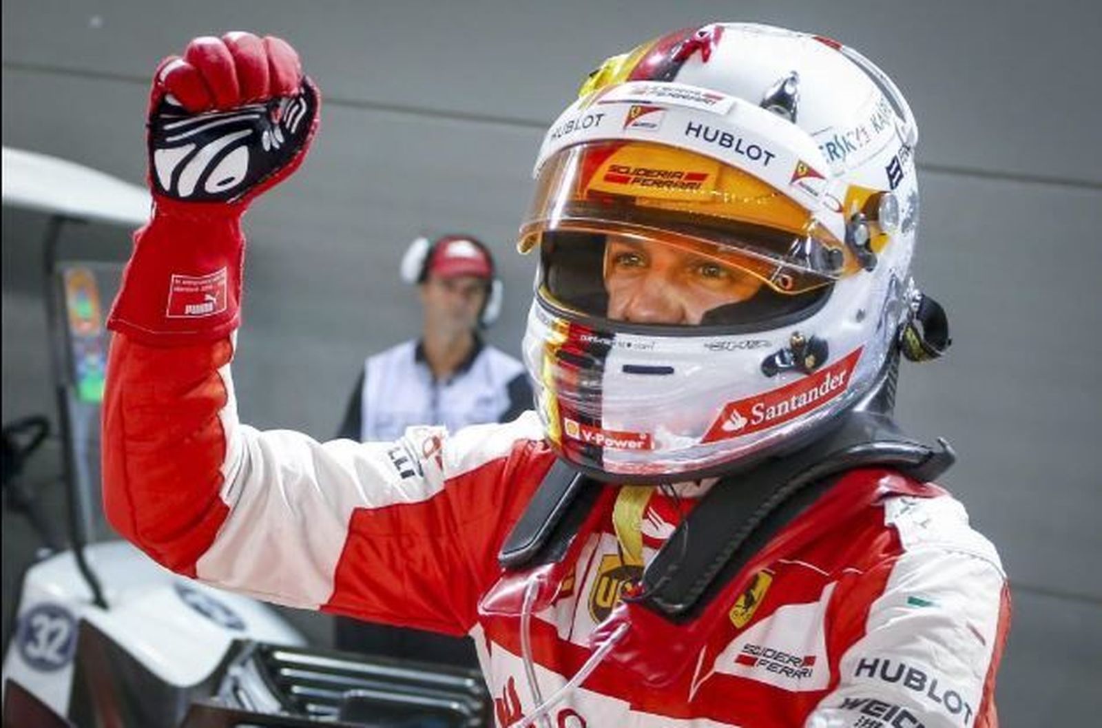 GP Singapur: Victoria de Vettel, Saiz 8º y séptimo abandono de Alonso