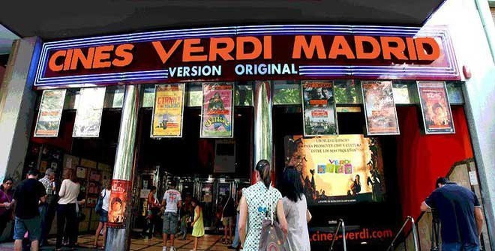 Cierran dos cines míticos