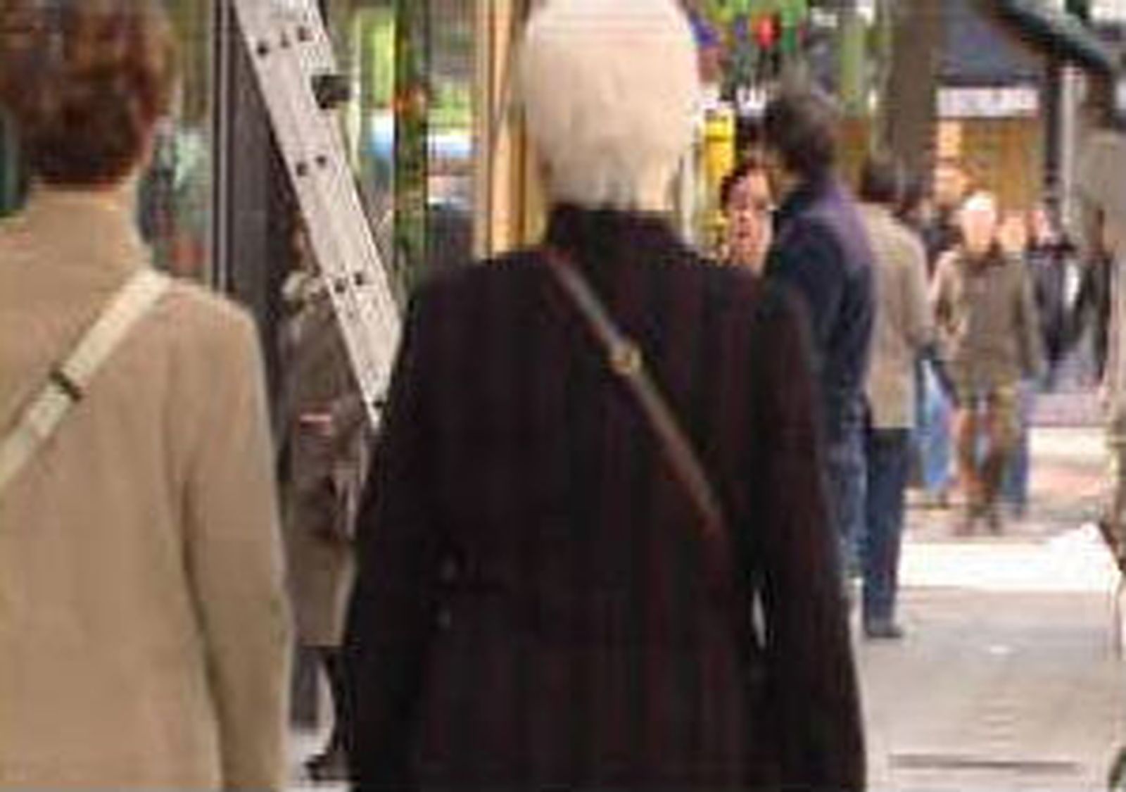 Gente paseando en la calle