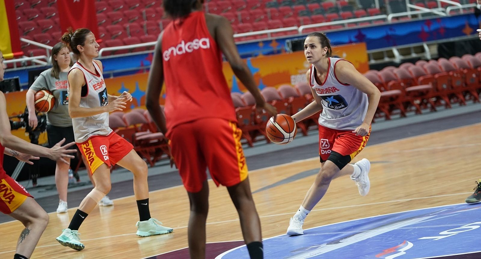 Arranca el Europeo de Baloncesto Femenino 2019. El torneo dará comienzo el jueves 27 de junio y acabará el domingo 7 de julio. Este EuroBasket Women se disputa en Serbia y Letonia, y la Selección Española es una de las favoritas para alzarse con el título