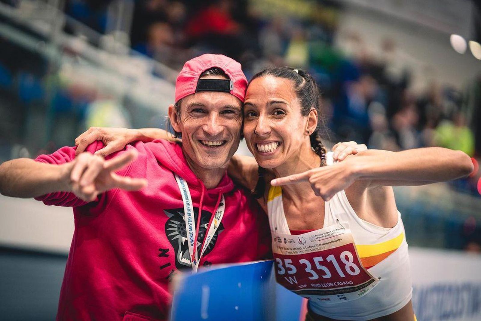 Ruth León y su entrenador, Antonio Franco