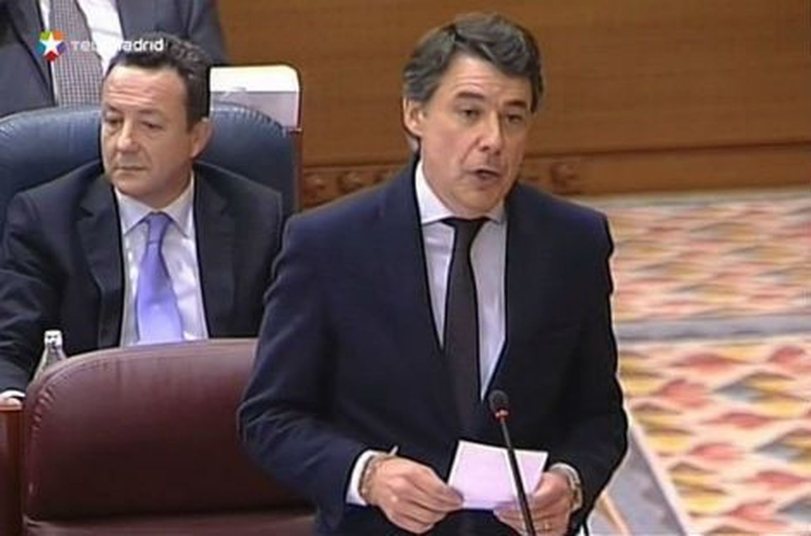 González reta a Gómez a denunciarle por las acusaciones sobre su ático