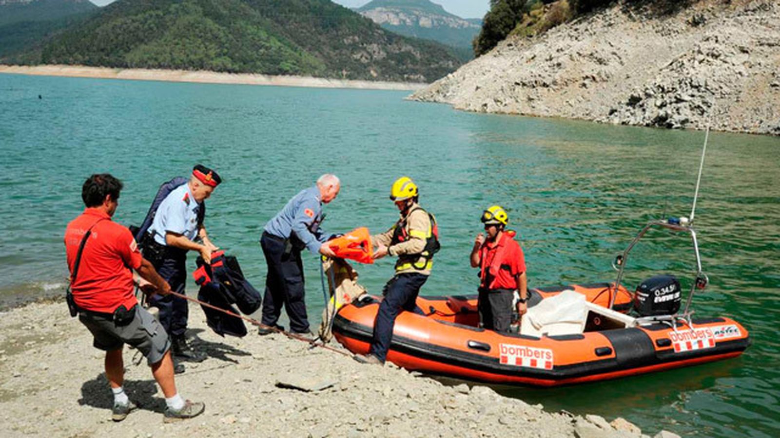 Hallado el coche vacío en el fondo del pantano de Susqueda