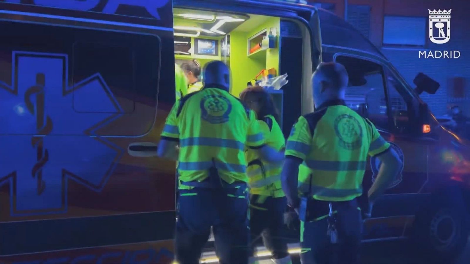 Un joven herido muy grave tras ser atropellado en Madrid por un turismo que se ha dado a la fuga