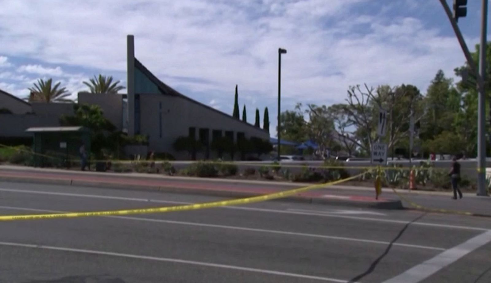 Un muerto y cinco heridos en un tiroteo en una iglesia cerca de Los Ángeles