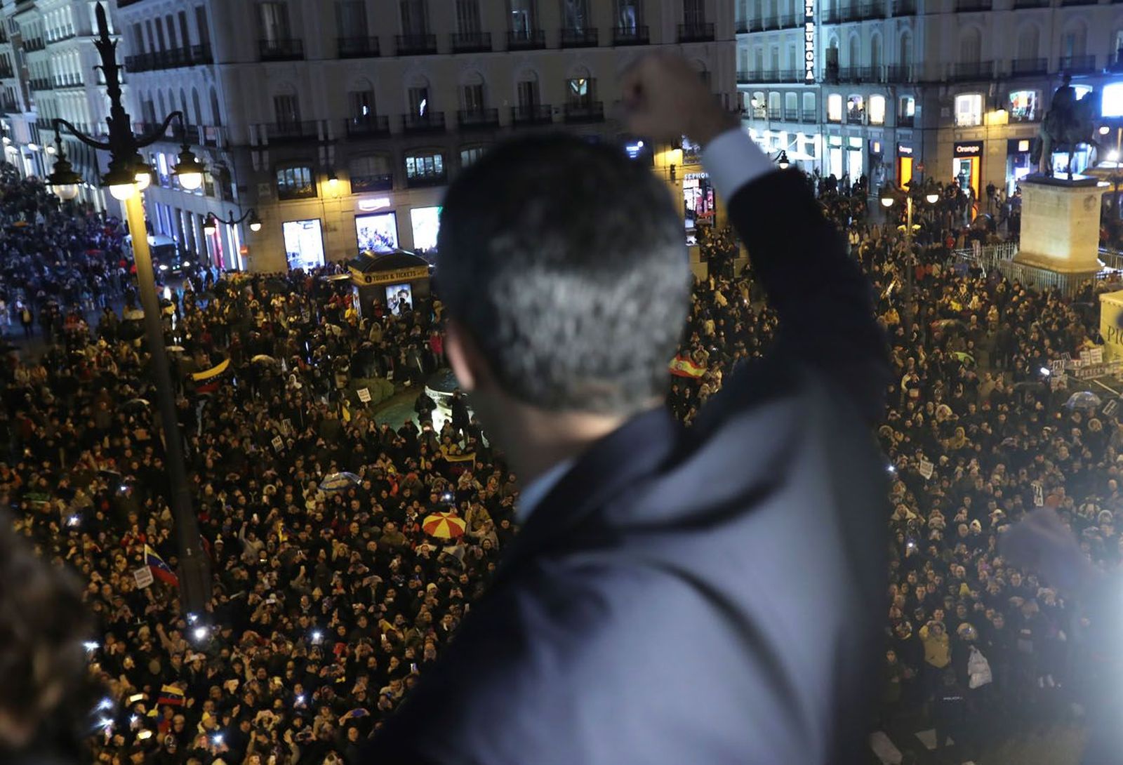 "Pronto estaremos juntos de nuevo", afirma Guaidó a los venezolanos en España