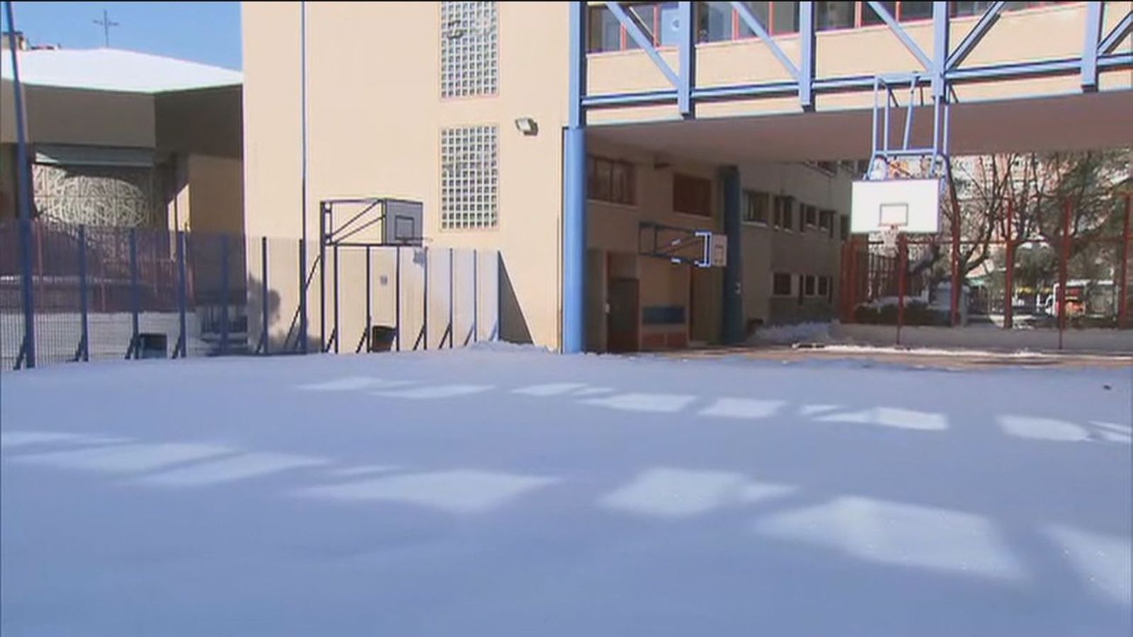 El Ayuntamiento quiere tener limpios los accesos a los colegios el próximo lunes