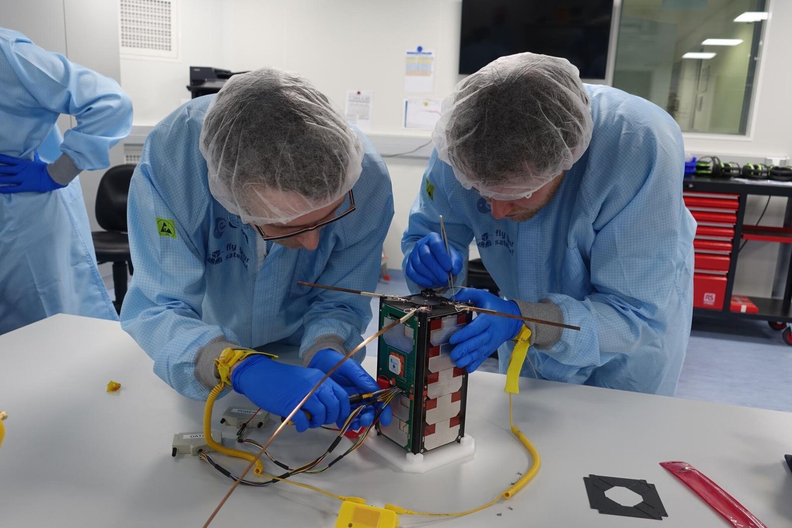 Ensamblaje de un cubesat