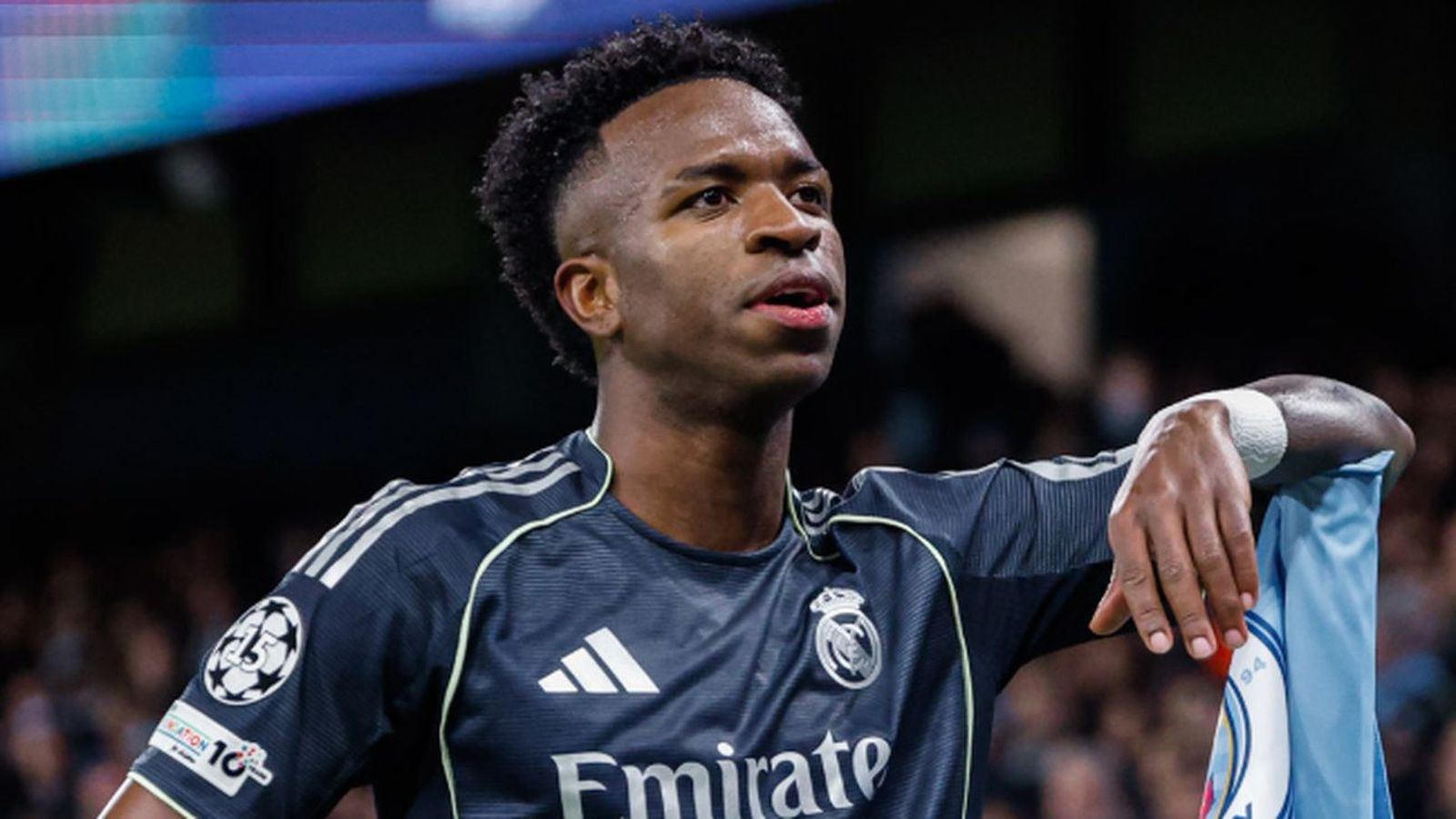Vinicius se exhibe