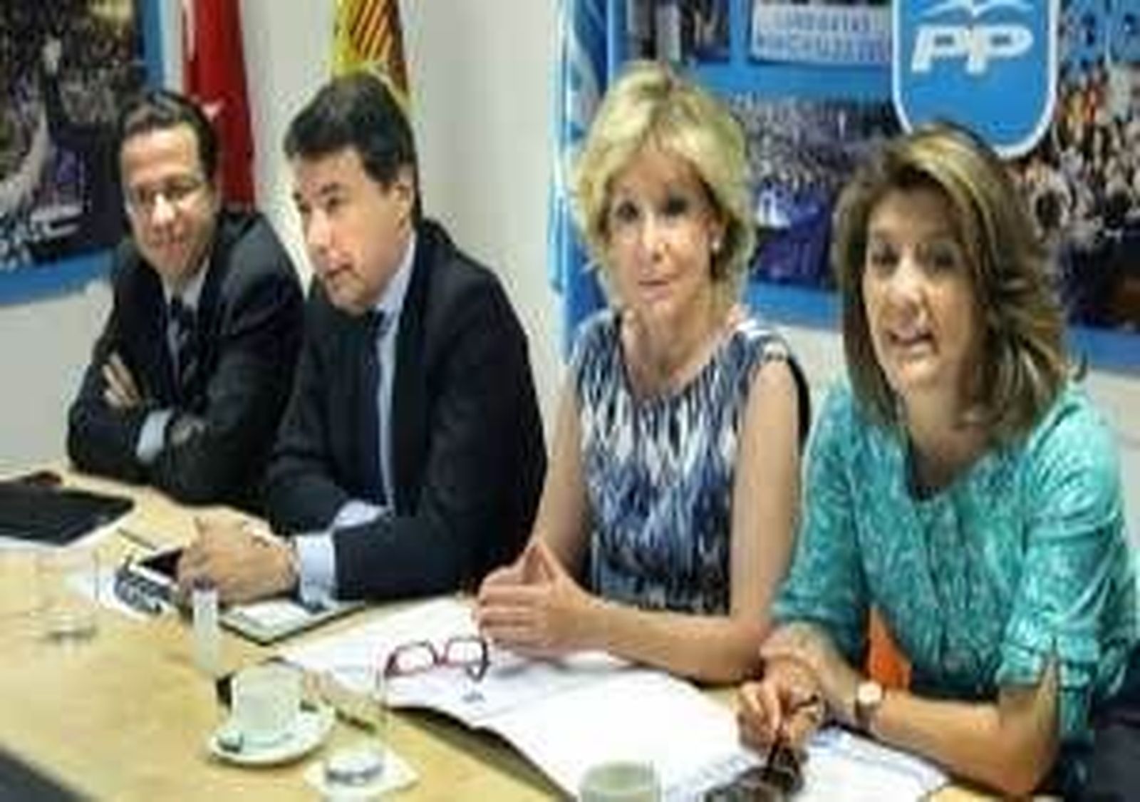 Aguirre ve "sensata" la propuesta de Botella de reducir la recogida de basura