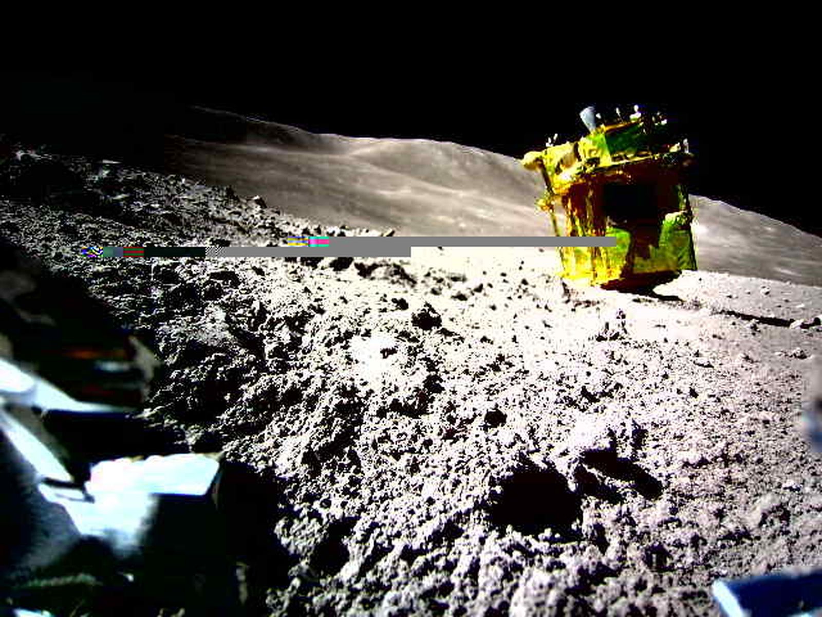 Imagen de la sonda japonesa SLIM tomada por su róver LEV-2