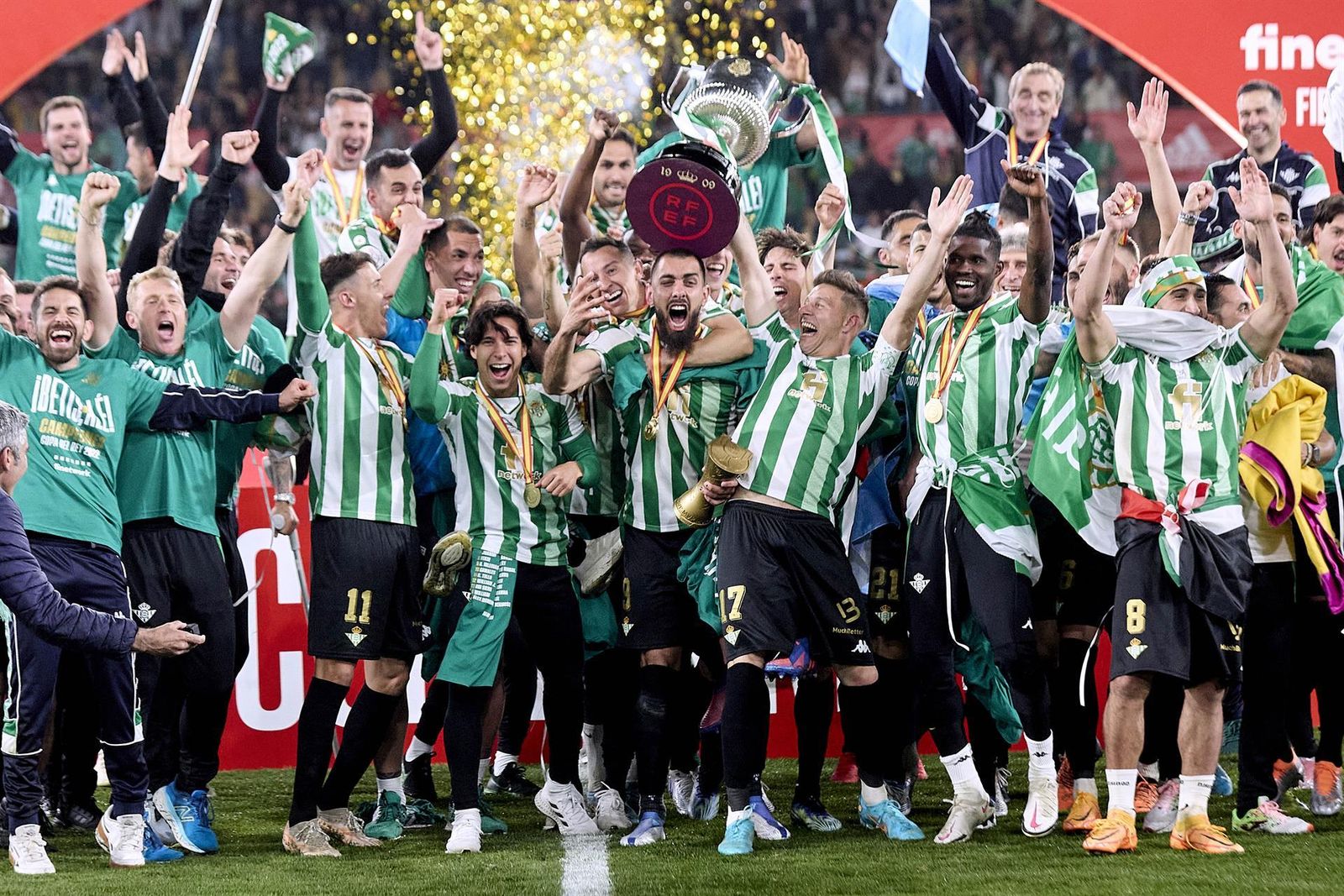 1-1. El Betis, en los penaltis, alcanza otra vez la gloria